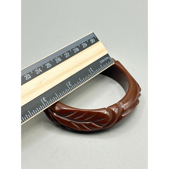 Vintage Carved Chocolate Brown Bakelite Bangle Bracelet Leaf Design - Picture 6 of 8